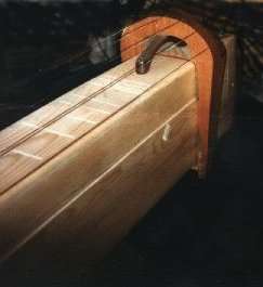 Part of the Megaharp / Teil der gestrichenen Obertonharfe